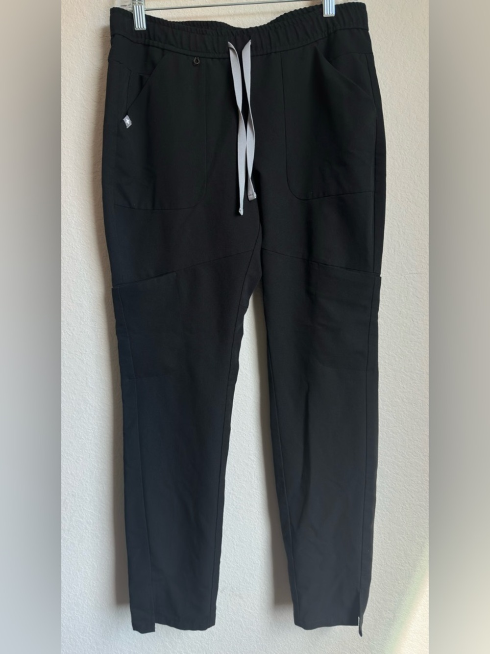 Figs Women's Straight Leg Scrub Pants in Black with White Drawstring